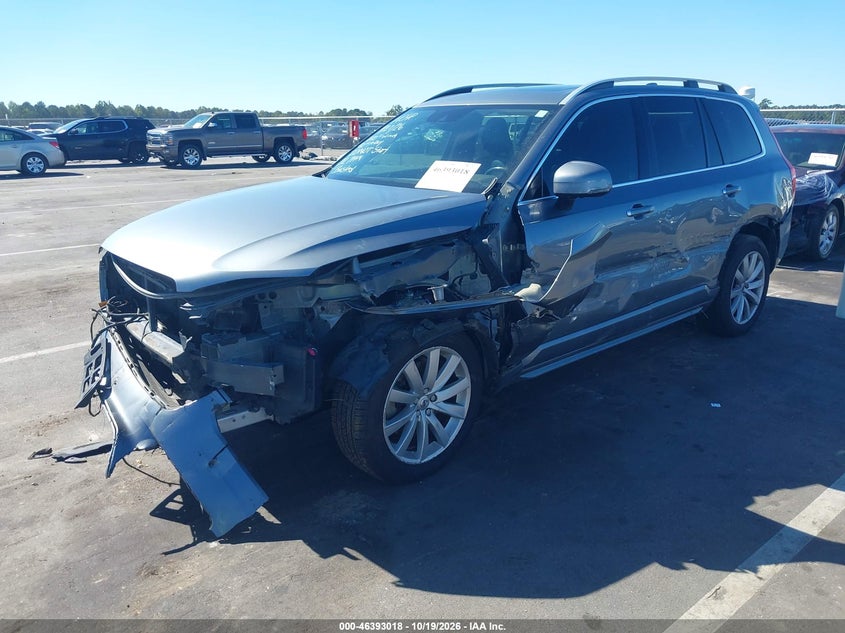 2017 Volvo Xc90 T6 Momentum, Left Front, IAAI, VIN YV4A22PKXH1107237 — photo 2