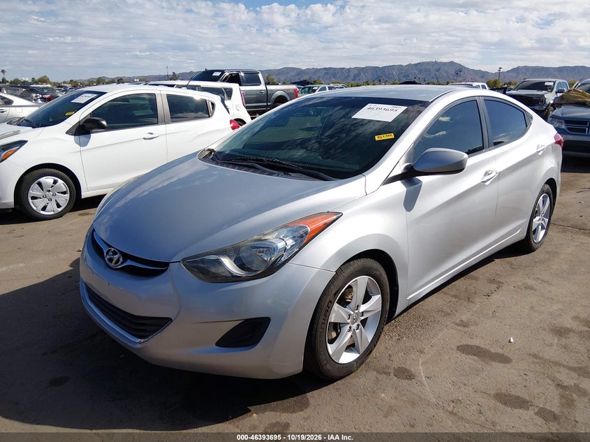 2013 Hyundai Elantra Gls, Невідомо, IAAI, VIN 5NPDH4AE3DH347472 — фото 2