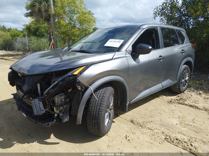 2021 Nissan Rogue S Fwd, Front End, IAAI, VIN 5N1AT3AA9MC675365 — photo 2