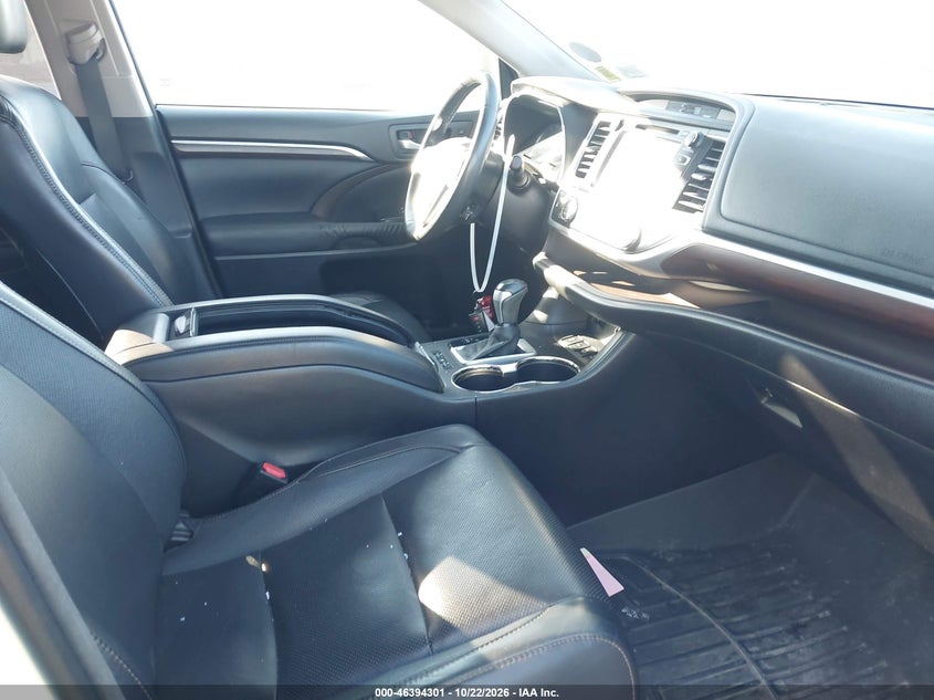 2015 TOYOTA HIGHLANDER LIMITED V6 · Фото 5