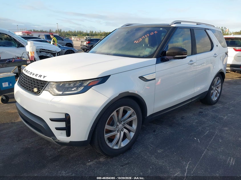 2017 Land Rover Discovery Hse, Flood, IAAI, VIN SALRRBBK3HA039834 — photo 2
