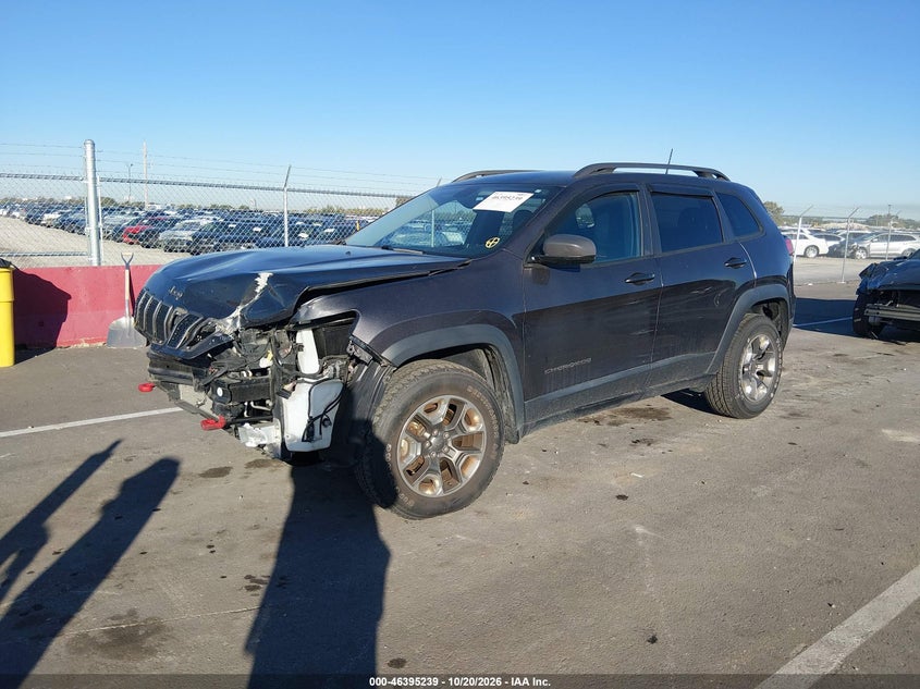 2019 Jeep Cherokee Trailhawk 4X4, Удар спереди, IAAI, VIN 1C4PJMBX0KD108241 — фото 2