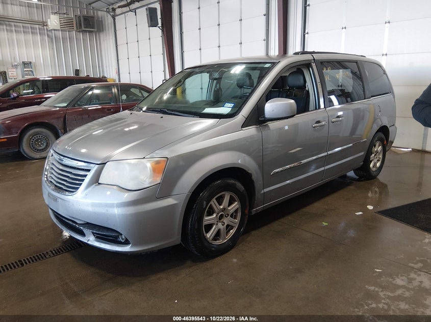 Vin: 2c4rc1bg3dr637779, lot: 46895901, chrysler town & country touring 20132
