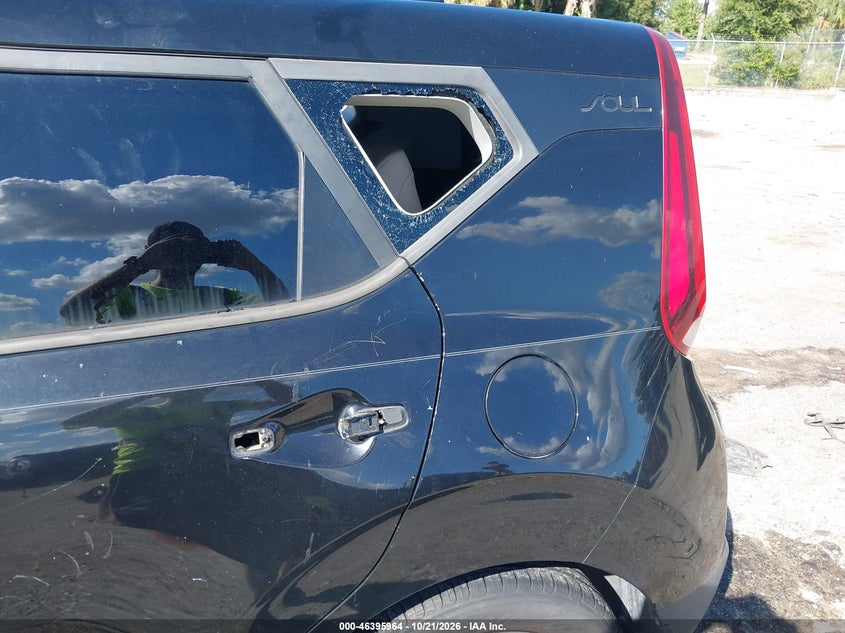 2021 KIA SOUL LX · Фото 6