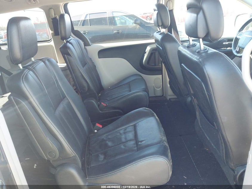 2013 CHRYSLER TOWN & COUNTRY TOURING · Фото 8