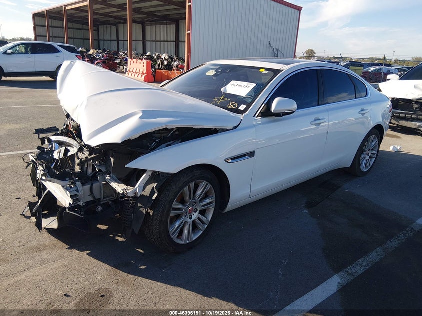 2017 Jaguar Xf 35T, Удар спереди, IAAI, VIN SAJBS4BV5HCY31072 — фото 2