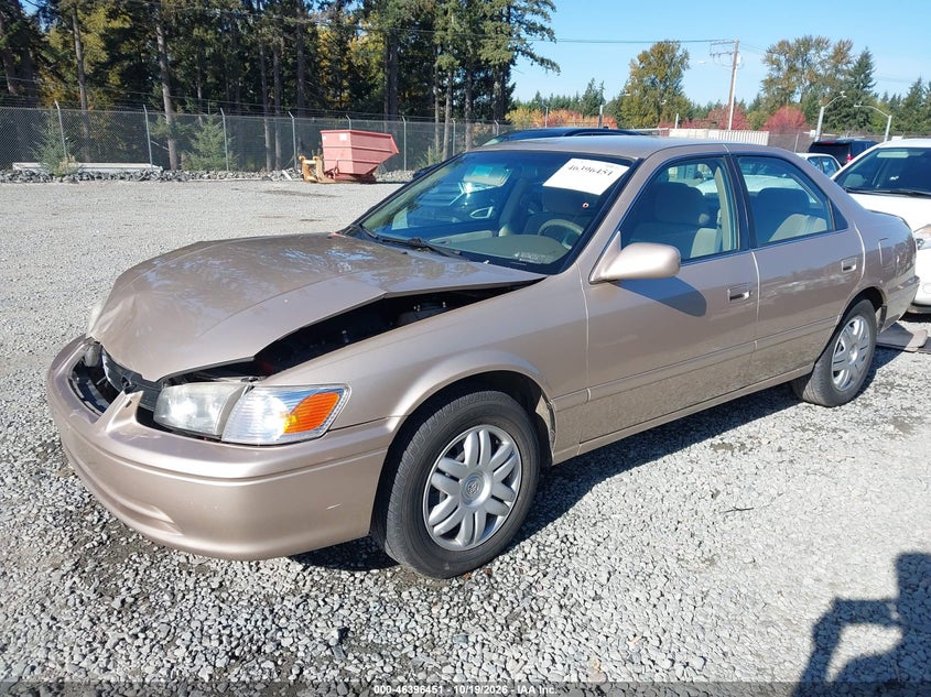 2001 Toyota Camry Le, Front End, IAAI, VIN JT2BG22K210573443 — photo 2