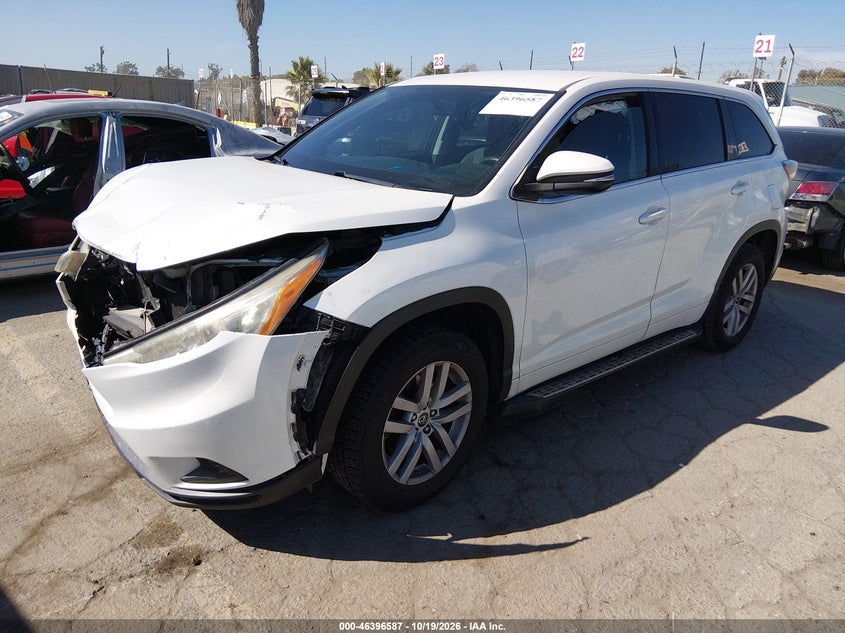 2016 Toyota Highlander Le V6, Front End, IAAI, VIN 5TDZKRFH7GS165523 — photo 2