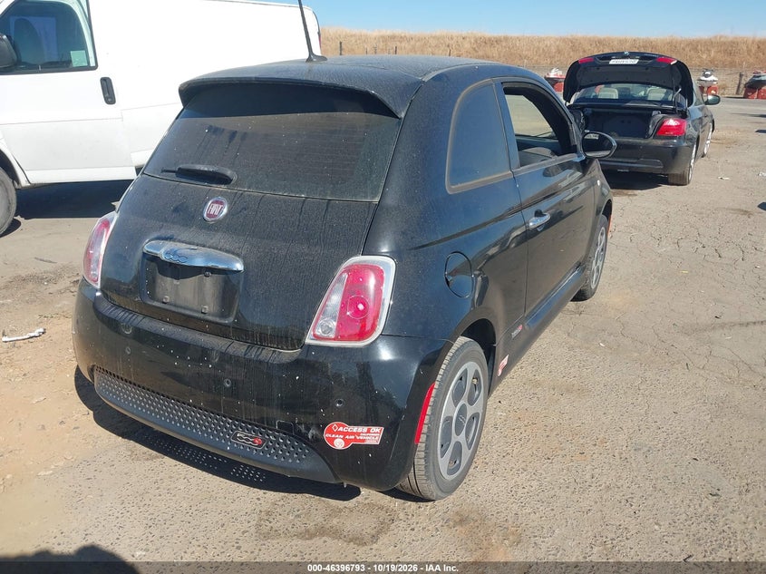 2015 FIAT 500E BATTERY ELECTRIC · Фото 4