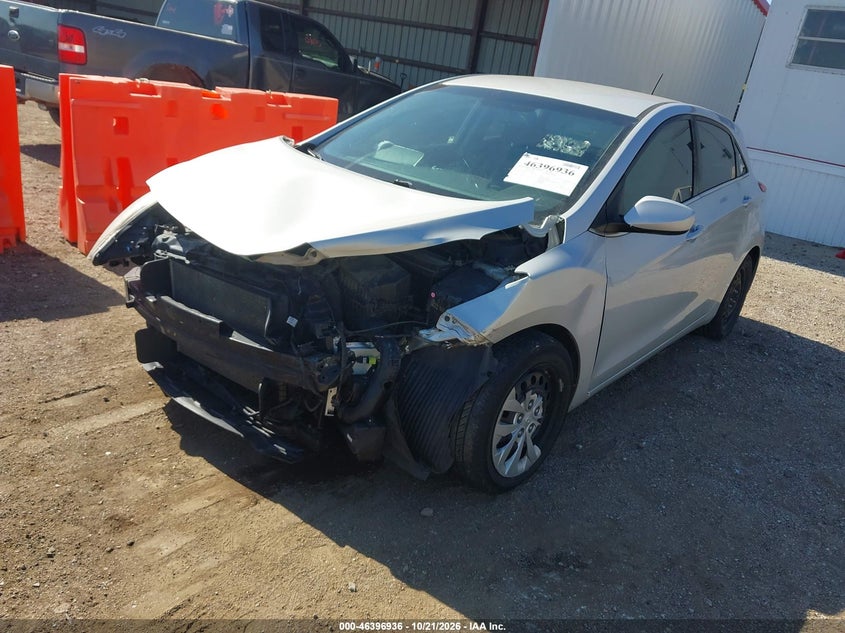 2017 Hyundai Elantra Gt, Удар спереди, IAAI, VIN KMHD35LH2HU361043 — фото 2