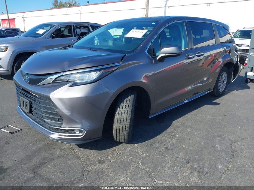 Vin: 5tdyrkec8ns123721, lot: 46897552, toyota sienna xle 20222