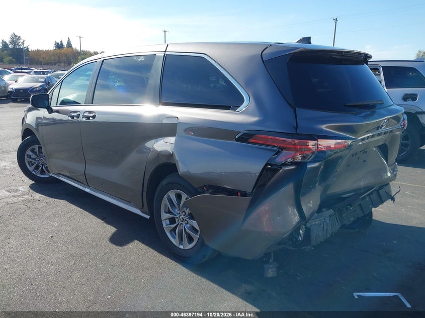 Vin: 5tdyrkec8ns123721, lot: 46897552, toyota sienna xle 20223