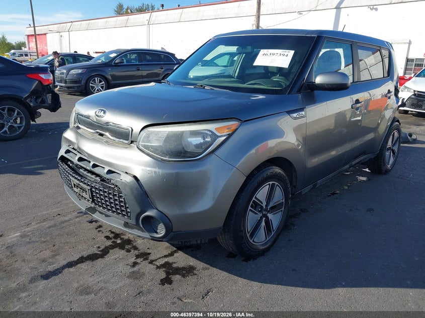 2016 Kia Soul, Front & Rear, IAAI, VIN KNDJN2A29G7376005 — photo 2