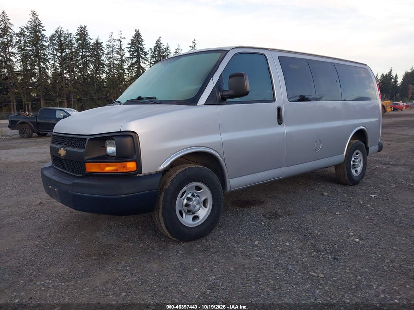 2015 CHEVROLET EXPRESS 2500 LS · Photo 2