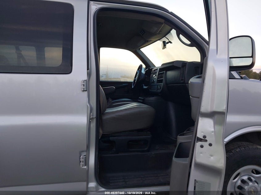2015 CHEVROLET EXPRESS 2500 LS · Photo 5