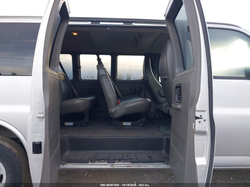 2015 CHEVROLET EXPRESS 2500 LS · Photo 8