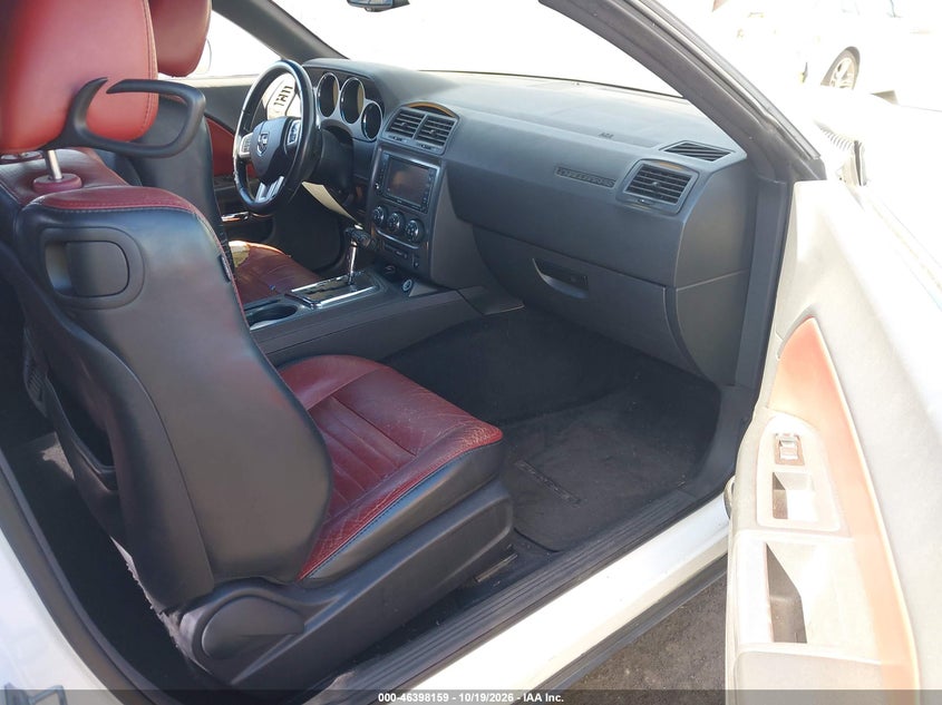 2013 DODGE CHALLENGER R/T PLUS · Фото 5