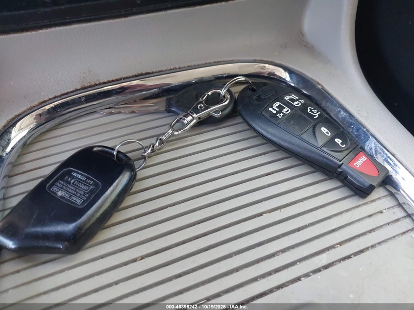 2015 DODGE GRAND CARAVAN SXT · Фото 11