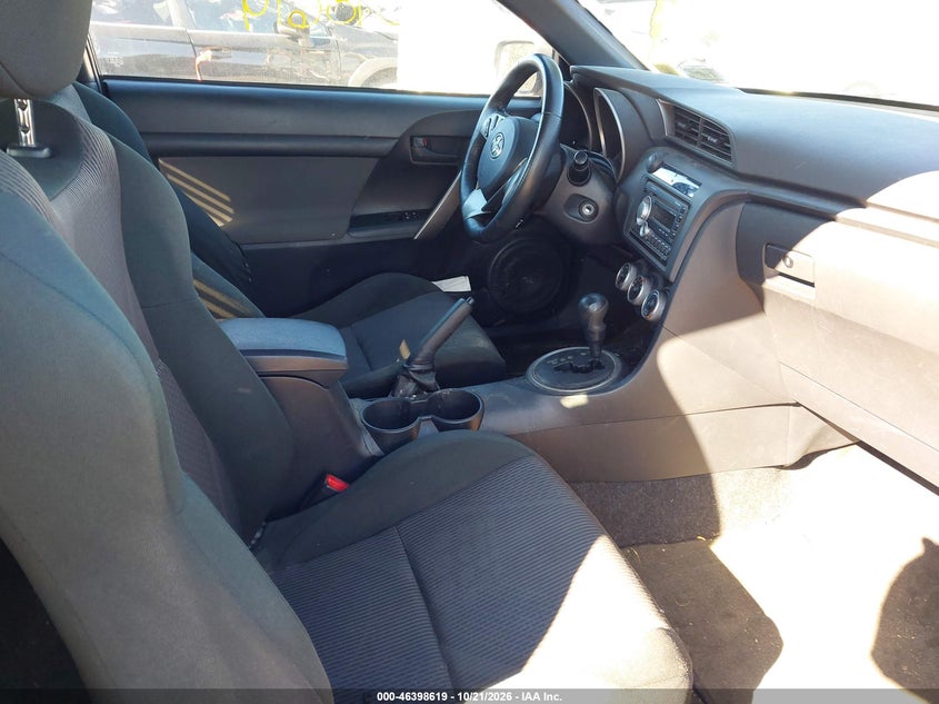 SCION TC 2011 VIN JTKJF5C75B3006945