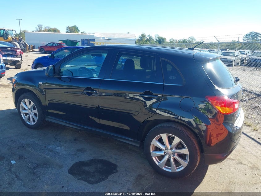 2015 MITSUBISHI OUTLANDER SPORT SE · Фото 3
