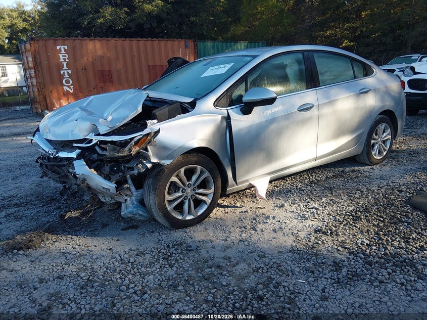 2019 Chevrolet Cruze Lt, Left Front, IAAI, VIN 1G1BE5SM8K7117271 — photo 2