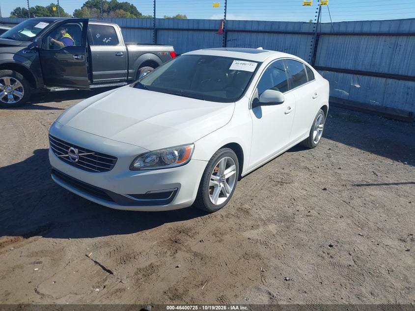 2015 Volvo S60 T5 Premier, Обычный износ, IAAI, VIN YV140MFBXF2306552 — фото 2