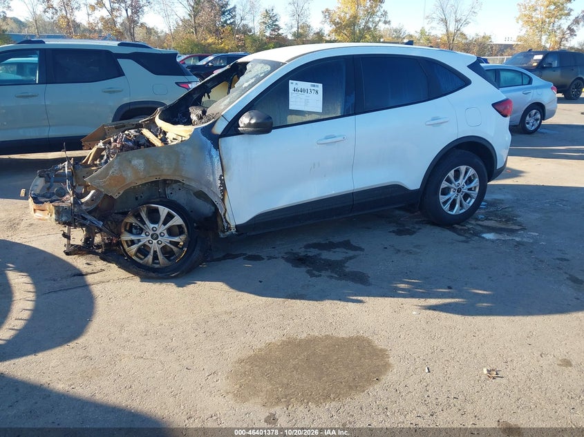2026 Ford Escape Active, Left Side, IAAI, VIN 1FMCU9GNXTUA15492 — photo 2