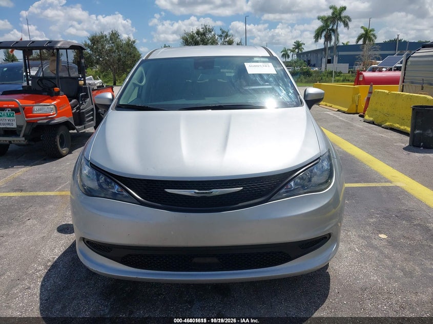 2023 CHRYSLER VOYAGER LX · Фото 12