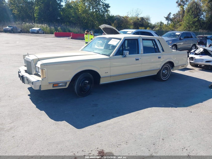 1985 Lincoln Town Car, Normal Wear & Tear, IAAI, VIN 1LNBP96F8FY678618 — photo 2