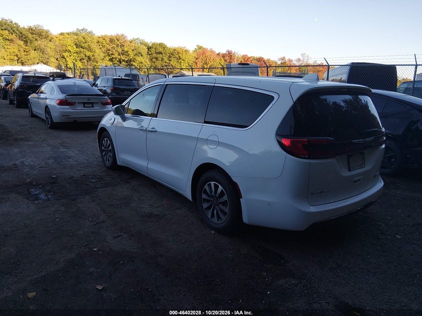 Vin: 2c4rc1l74nr122886, lot: 46902386, chrysler pacifica hybrid touring l 20223