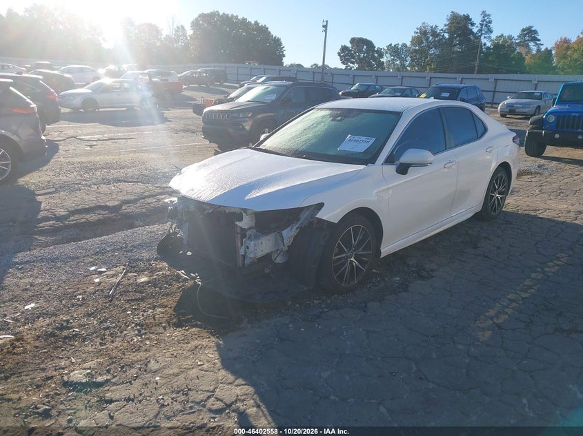 2022 Toyota Camry Se, Left Side, IAAI, VIN 4T1G11AK3NU692476 — photo 2