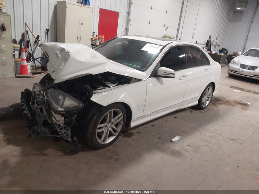 2013 Mercedes-Benz C 300 Sport 4Matic, Front End, IAAI, VIN WDDGF8AB4DA809079 — photo 2