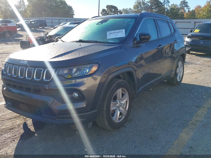 2022 Jeep Compass Latitude Fwd, Right Front, IAAI, VIN 3C4NJCBB5NT147654 — photo 2