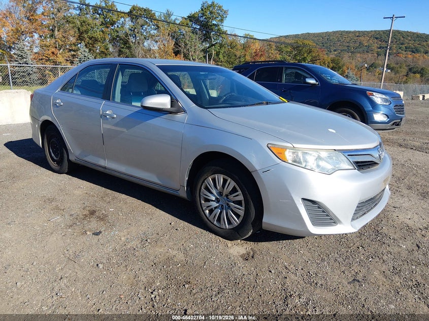 2014 TOYOTA CAMRY LE