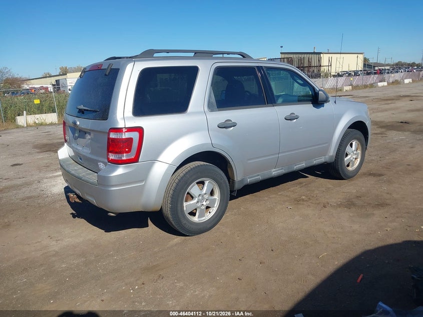 2010 FORD ESCAPE XLT · Фото 4