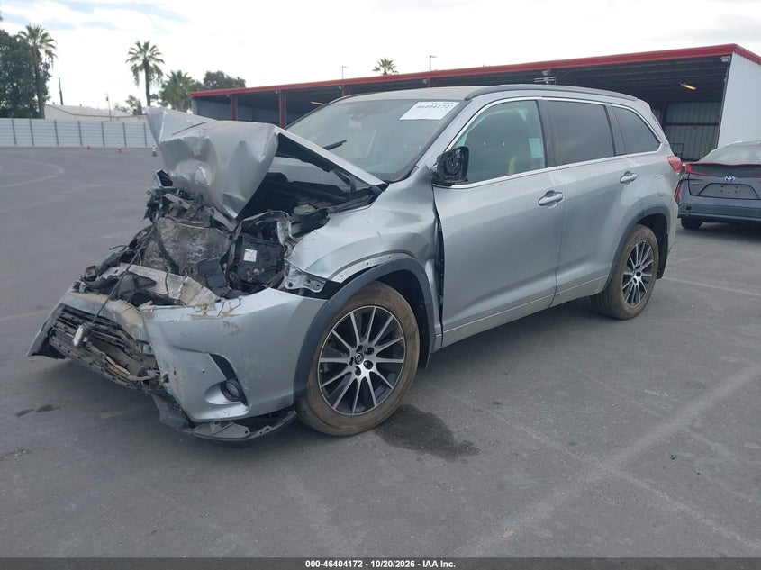 2018 Toyota Highlander Se, Неизвестно, IAAI, VIN 5TDJZRFH5JS867257 — фото 2