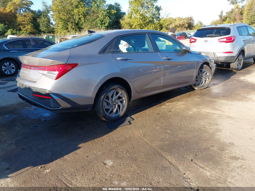 Vin: kmhlm4dj4ru094204, lot: 46904796, hyundai elantra hybrid blue 20244
