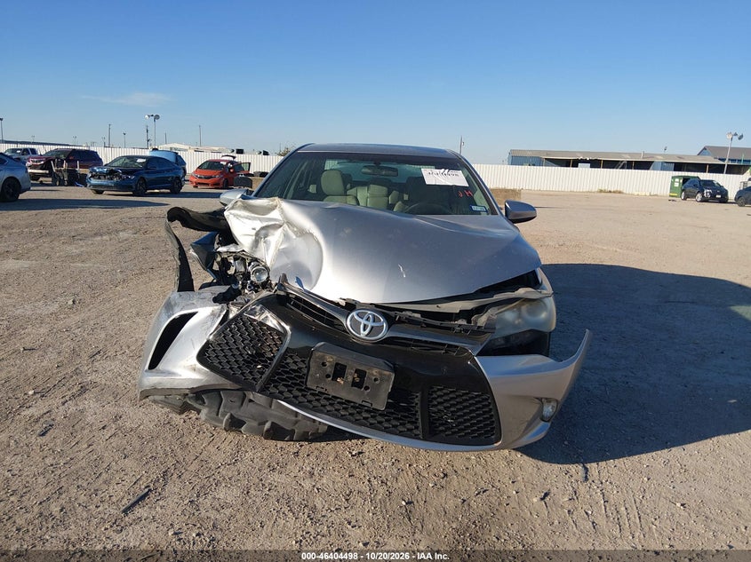 2015 TOYOTA CAMRY SE · Photo 12