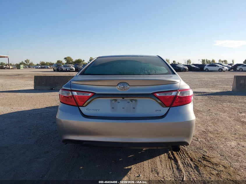2015 TOYOTA CAMRY SE · Photo 16