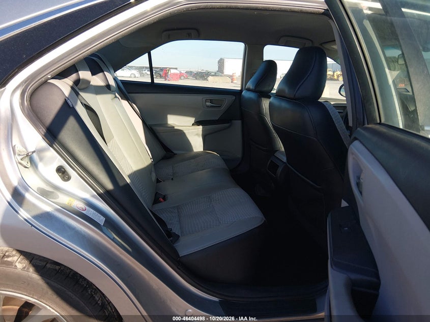 2015 TOYOTA CAMRY SE · Photo 8