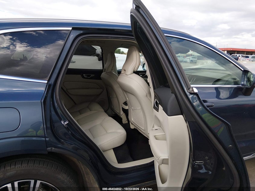 VOLVO XC60 - zdjęcie 8