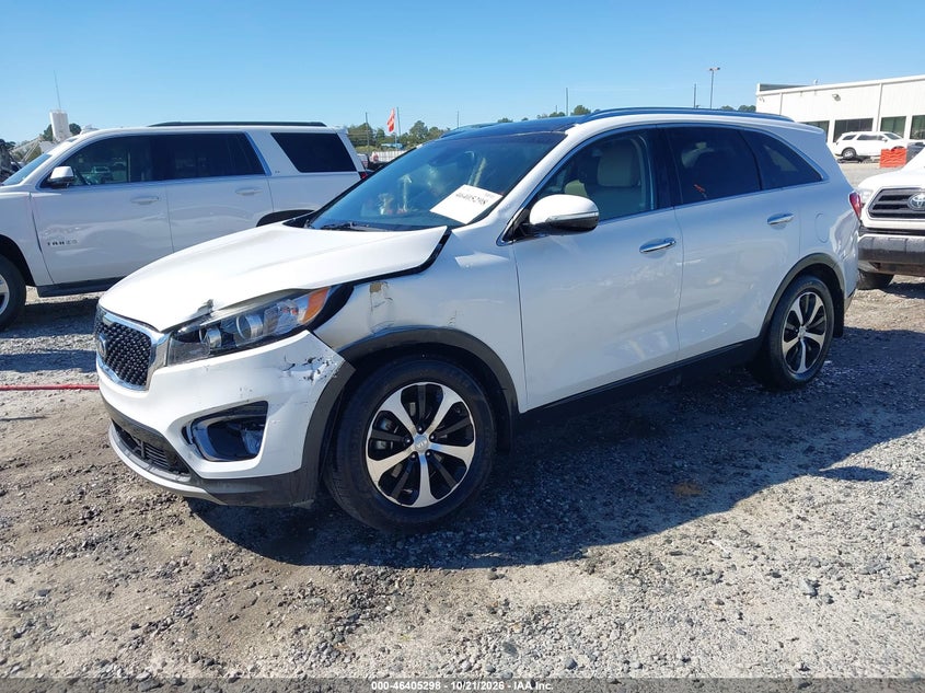 2017 Kia Sorento 3.3L Ex, Left Front, IAAI, VIN 5XYPH4A55HG195642 — photo 2