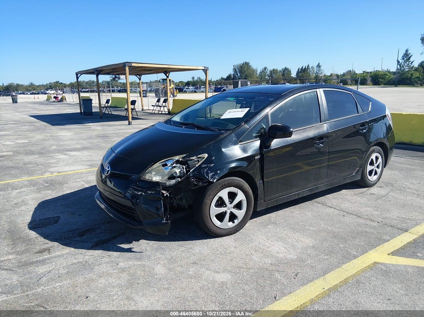 2014 Toyota Prius Three, Left Front, IAAI, VIN JTDKN3DU9E1771549 — photo 2