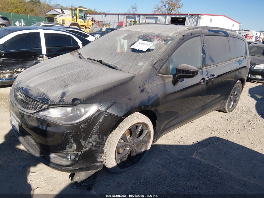 Vin: 2c4rc1eg9jr351362, lot: 46906621, chrysler pacifica touring l plus 20182