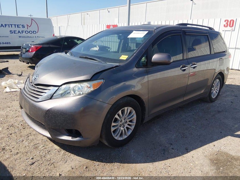 2014 Toyota Sienna Xle V6 8 Passenger, Удар спереди, IAAI, VIN 5TDYK3DC5ES425477 — фото 2