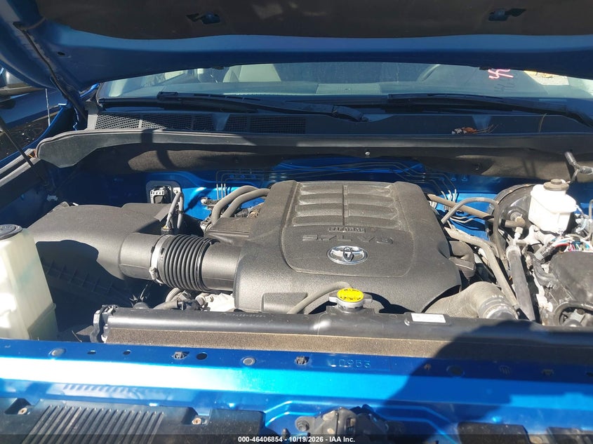 2017 TOYOTA TUNDRA SR5 5.7L V8 · Фото 10