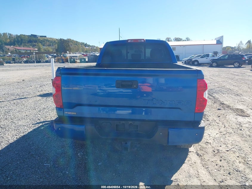 2017 TOYOTA TUNDRA SR5 5.7L V8 · Фото 16