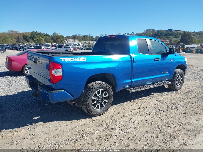 2017 TOYOTA TUNDRA SR5 5.7L V8 · Фото 4