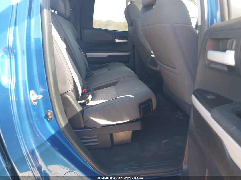 2017 TOYOTA TUNDRA SR5 5.7L V8 · Фото 8
