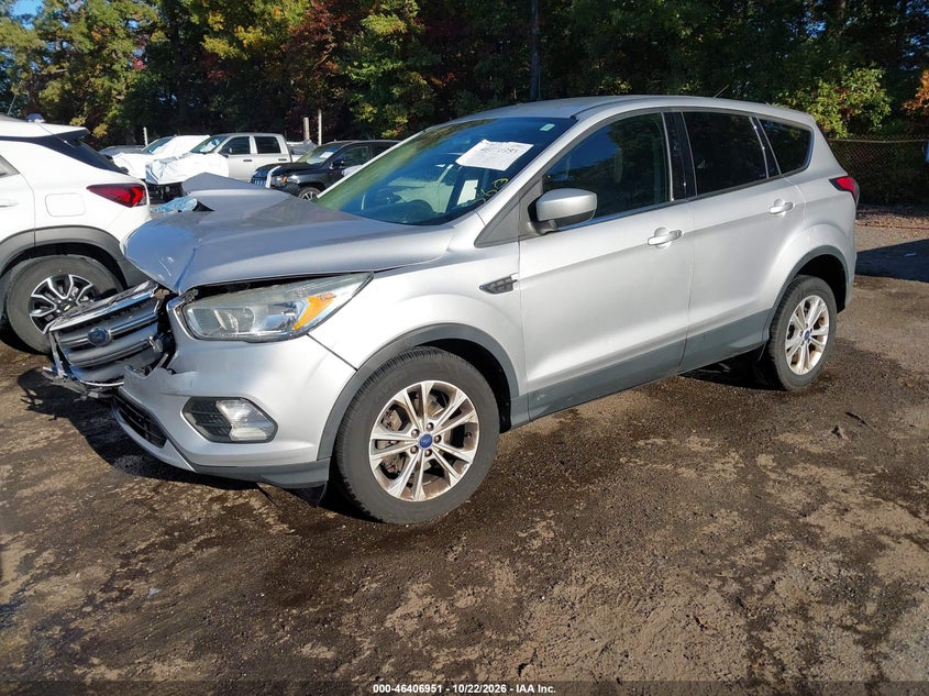 Vin: 1fmcu9gd6hud85904, lot: 46907308, ford escape se 20172